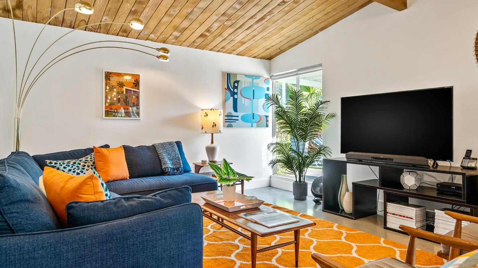 Modern Alexander Pool Home Permit# 3961 Palm Springs